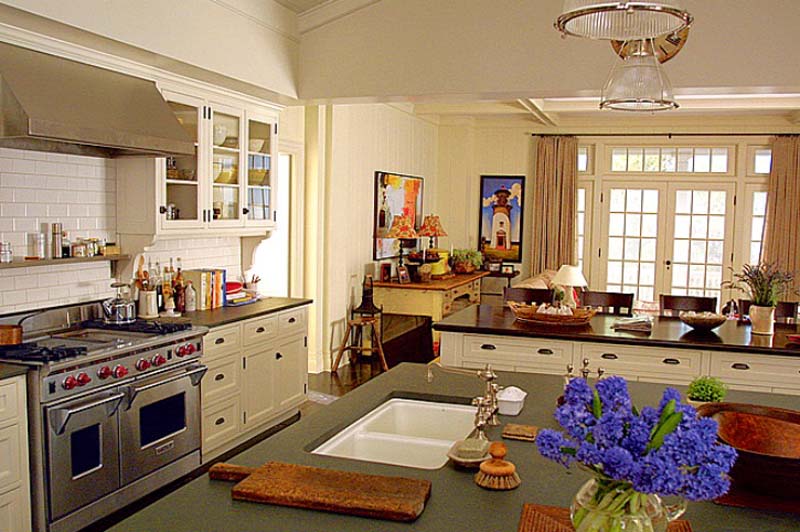 Something's Gotta Give by Nancy Meyers - Kitchen