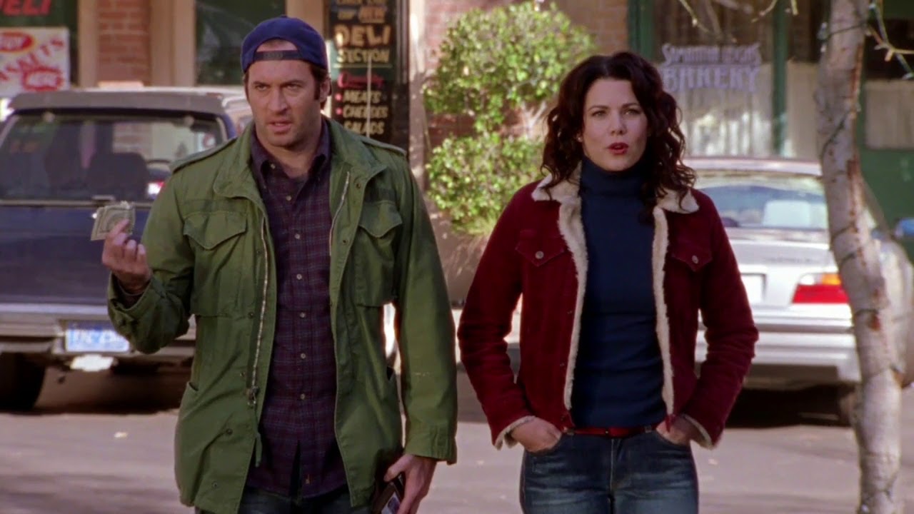 Luke-Buys-Lorelais-Basket-A-Tisket--A-Tasket-Gilmore-Girls