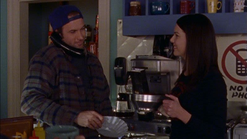 Lorelai-and-Luke-Coffee-Dead-Uncles-and-Vegetables-Gilmore-Girls-1