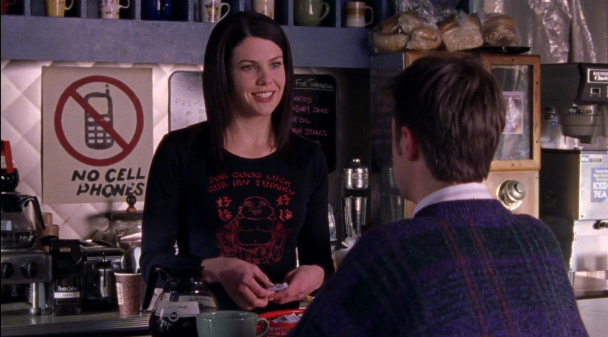 Lorelais-Buddha-Shirt-Dead-Uncles-and-Vegetables-Gilmore-Girls-1