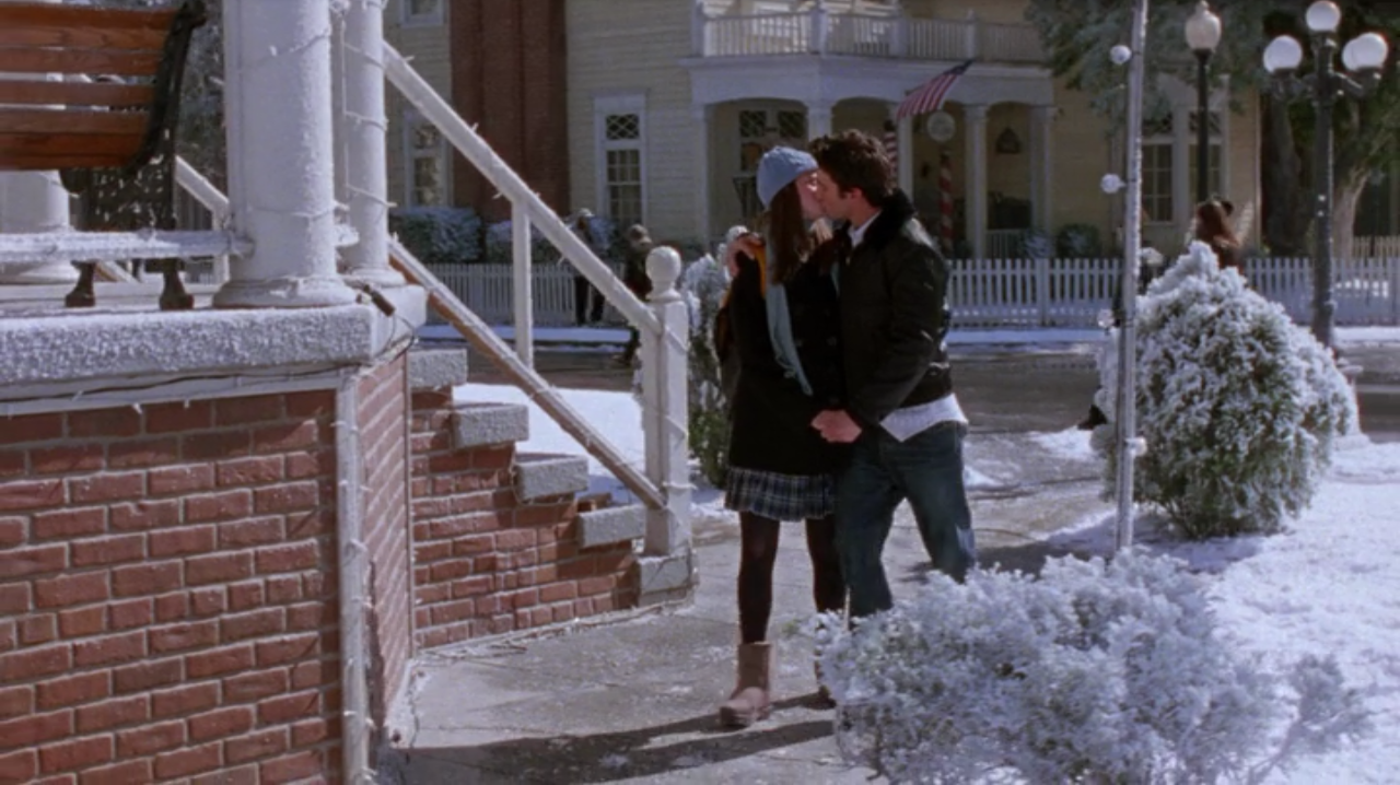 Rory-Jess-Kissing-Thatll-Do-Pig-Gilmore-Girls-2