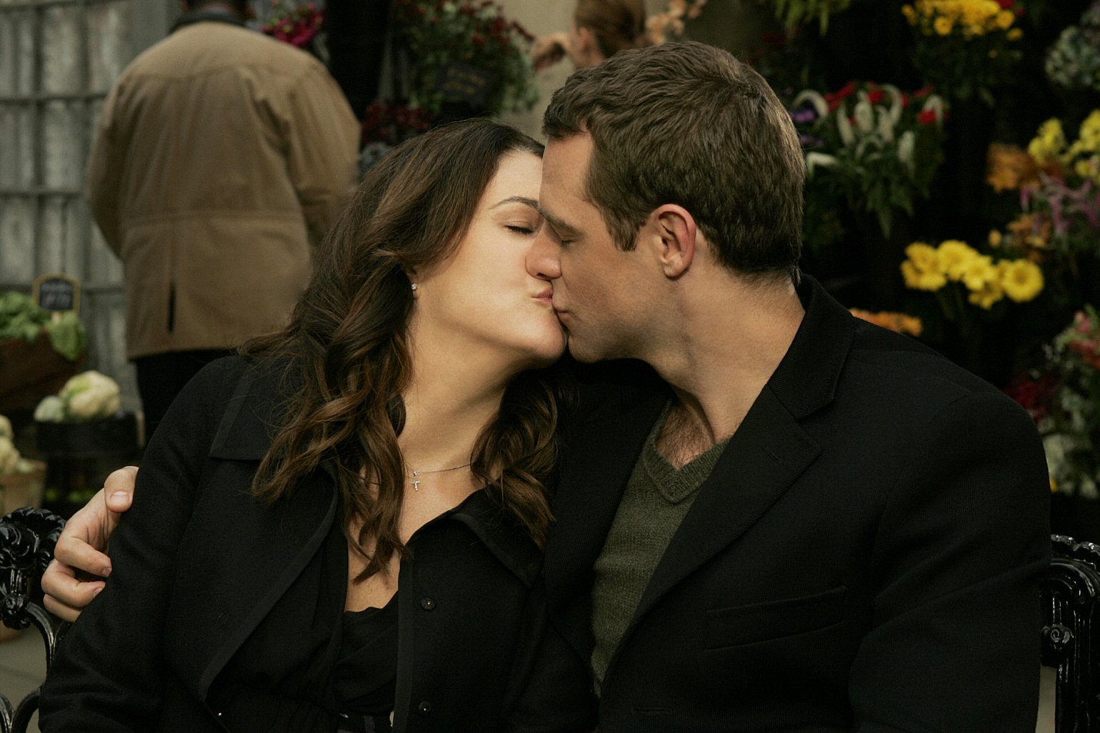 Kissing-French-Twist-Lorelai-and-Christopher-Gilmore-Girls