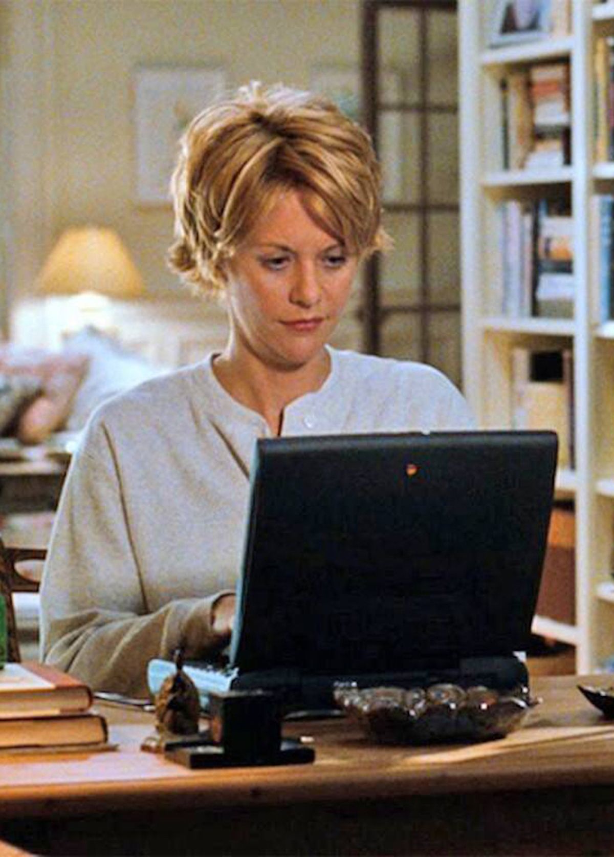 https://www.womaninrevolt.com/content/images/2019/11/Computer-Youve-Got-Mail-Nora-Ephron.jpg