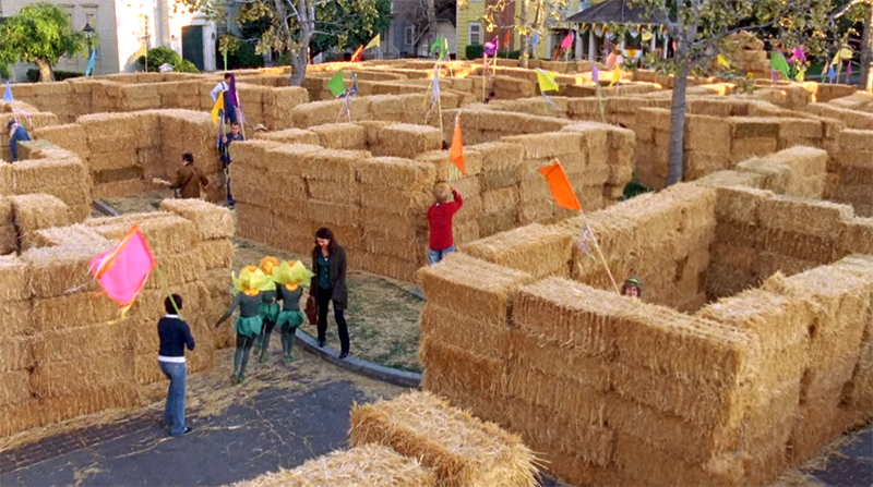 'Gilmore Girls' Season 7, Episode 18: Hay Bale Maze